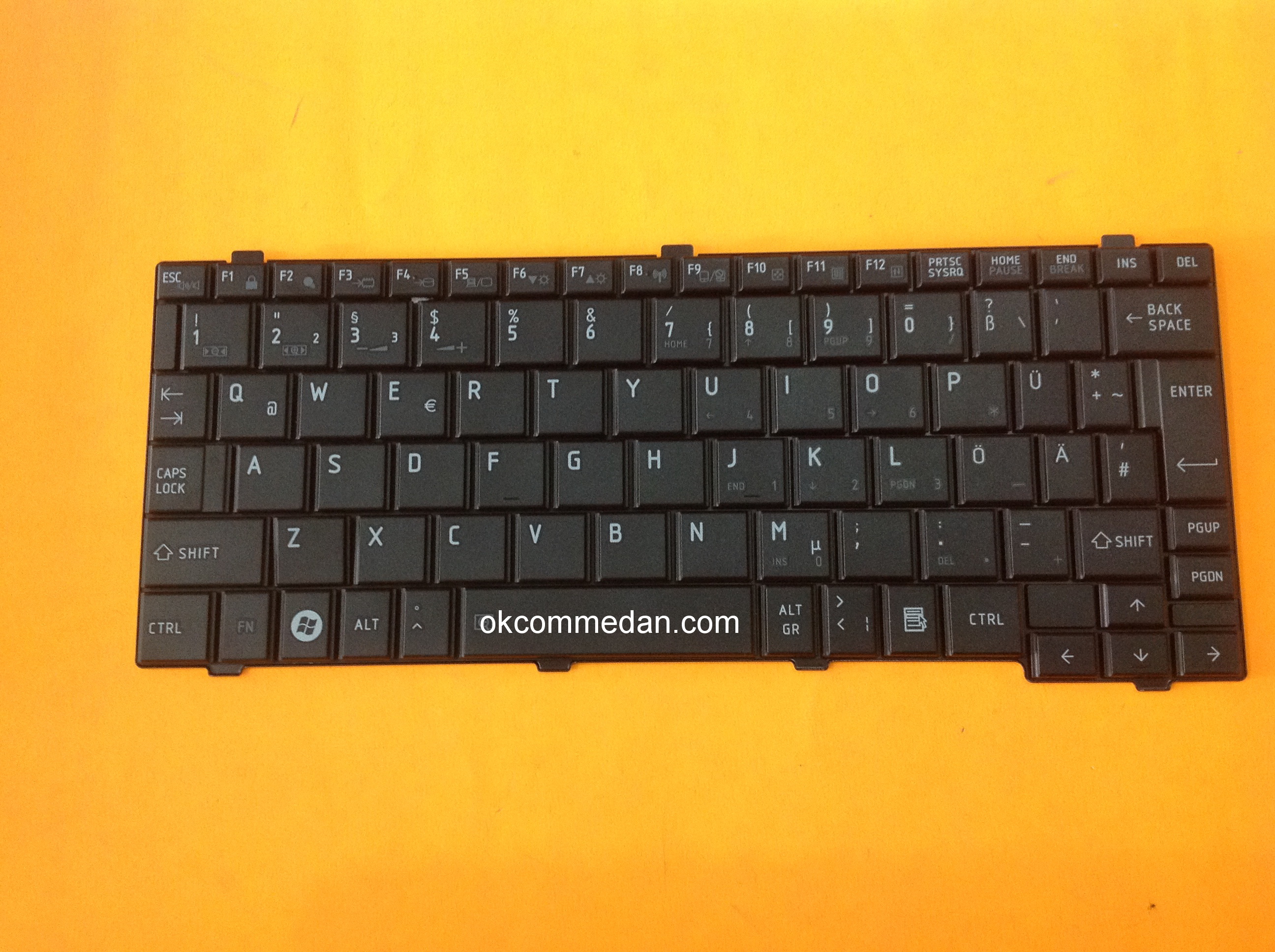 Keyboard untuk Notebook Toshiba NB 201