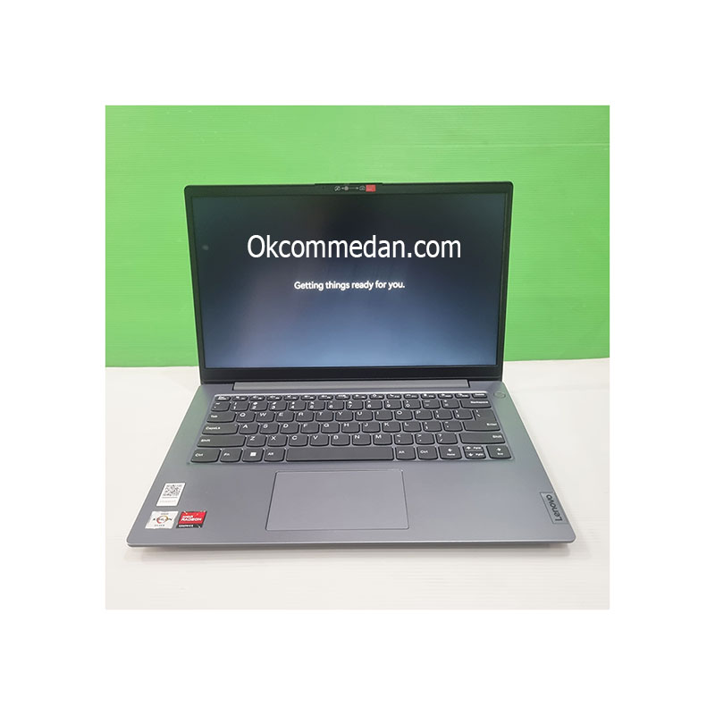 Laptop Lenovo V14 G4 AMN AMD Athlon Silver 7120u DOS