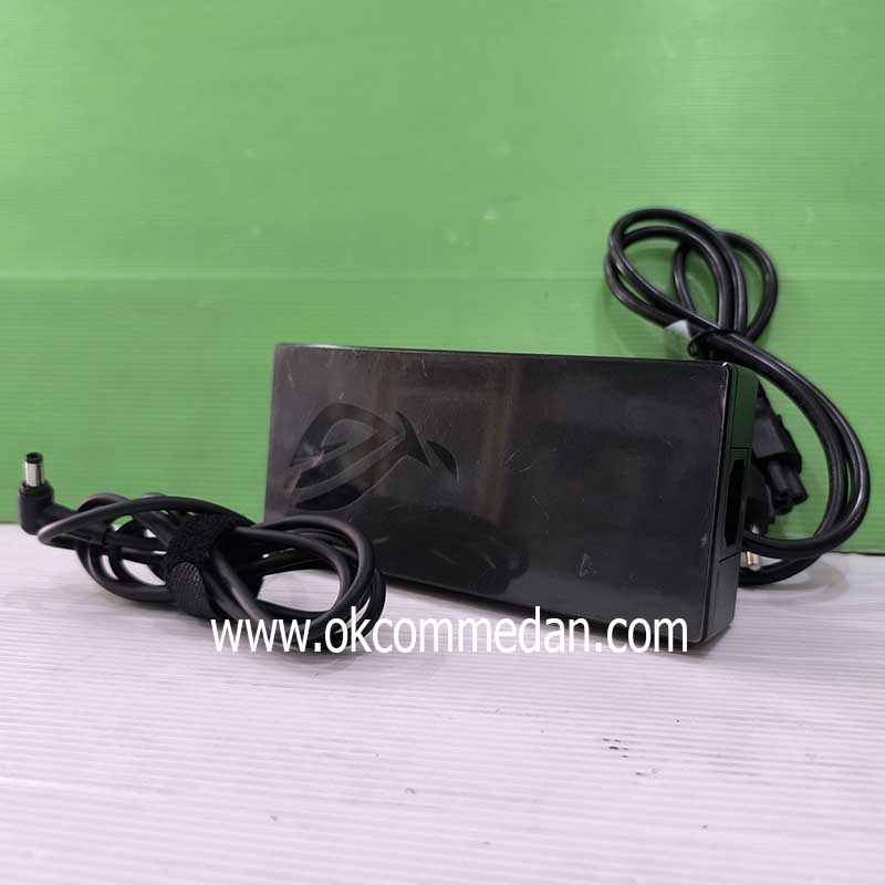 Jual Adaptor Untuk Laptop Asus 19,5V 9,23A Kepala Konektor 5,5 x 2,5 mm